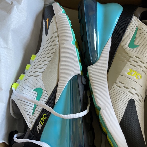 Never wear it just bought it to big for me - Picture 3 of 3